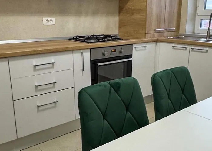 At Coresi Mall #brasov Апартаменти *